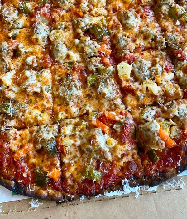 Pizza Chicken Icecream - Chicago Tavern Style Pizza - @pizzachickenicecream